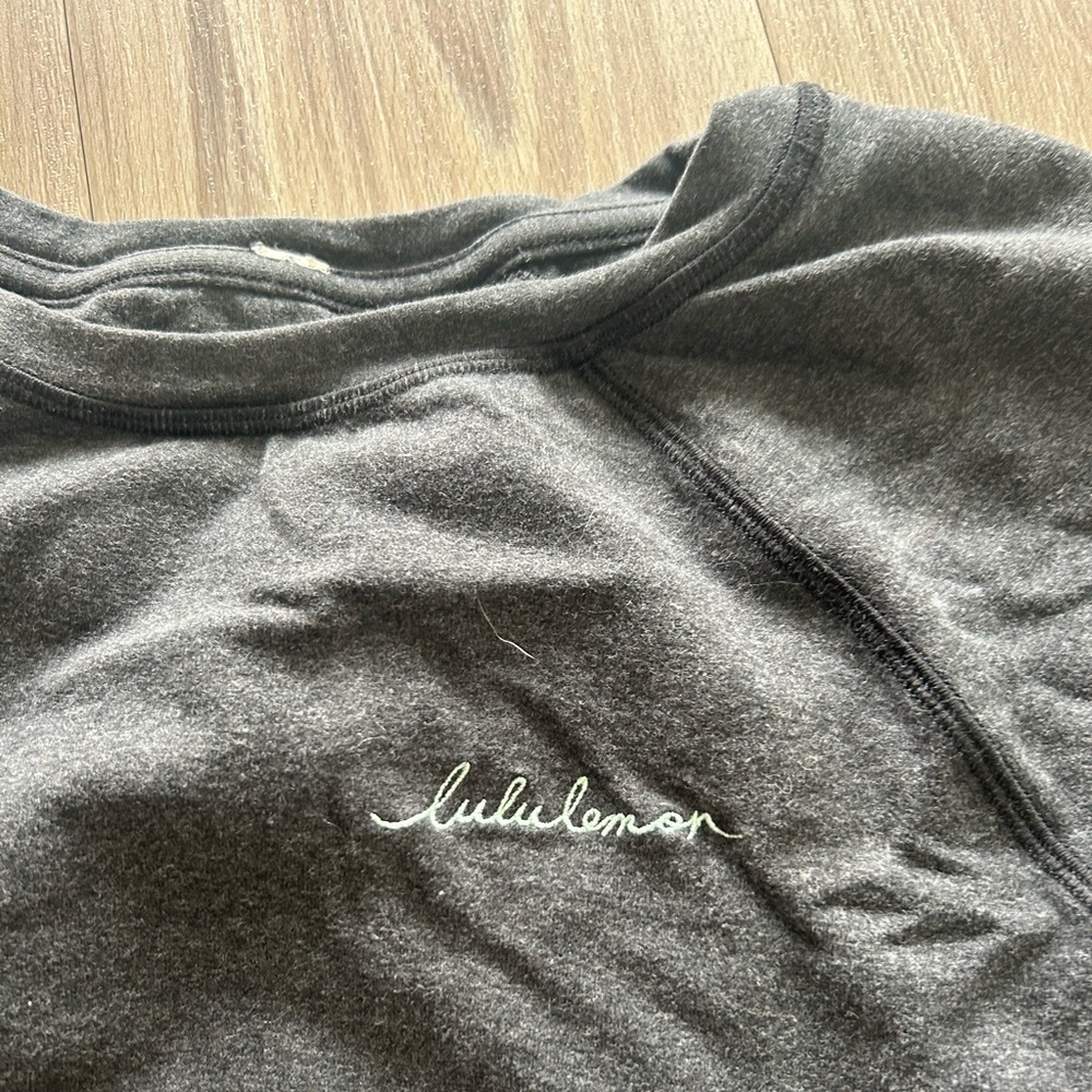 Lululemon XS sweatshirt